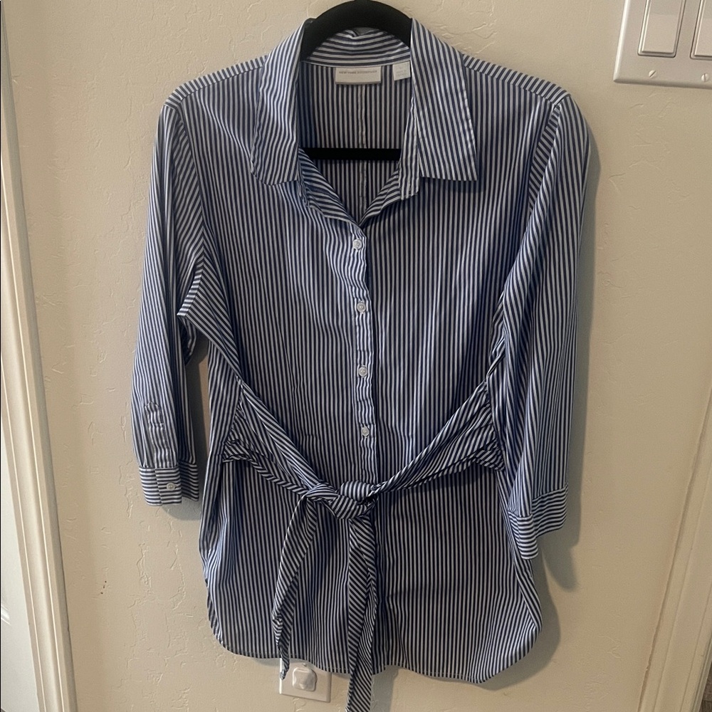 New York & Company Blue Striped Women's Blouse